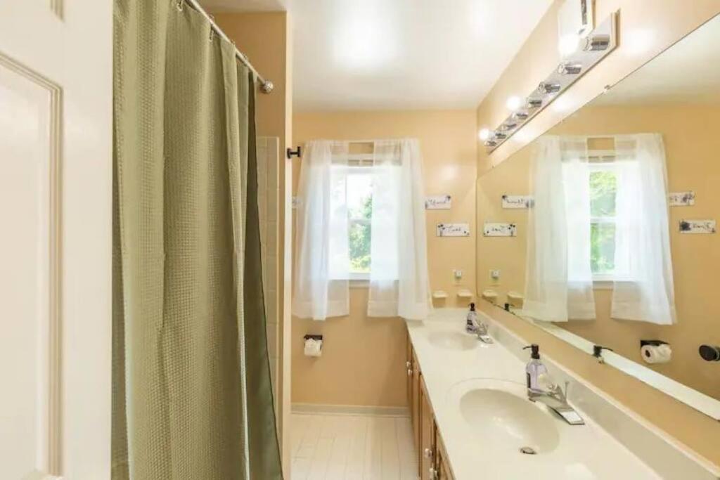 Lrge 5 Bedroom 9 Beds Near Dc-Pool, Hot Tub, Gym, Game Rm, Fire Pit Bowie Buitenkant foto